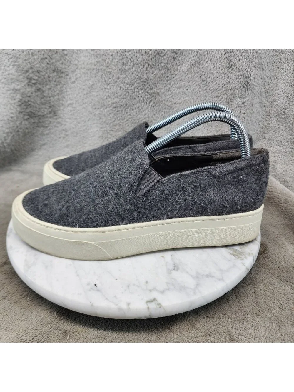 Vince Shoes Womens Size 8.5 Gray Wool & Leather Slip On Sneakers *Read*